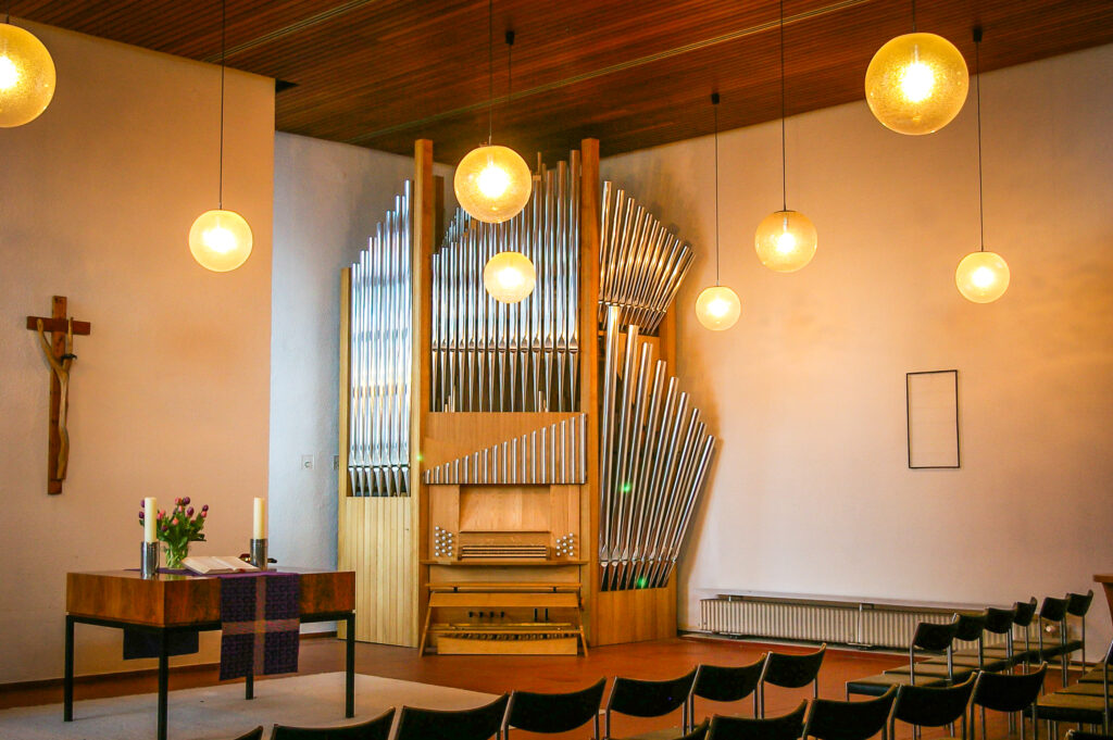 Fulda – Ev. Kirche Bonhoeffer-Haus II/15mech. Ton- und Registertraktur 2014